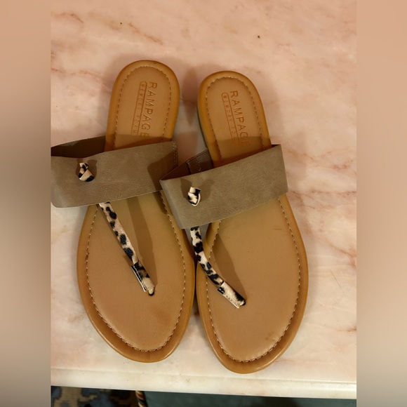 Rampage taupe and animal print sandal 9.5 NWOB - Picture 1 of 2
